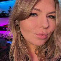 amiomia's Twitch profile picture