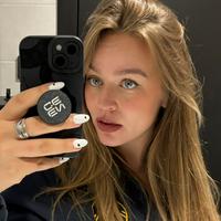 elinajasmin's Twitch profile picture