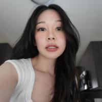 emiiroll's Twitch profile picture