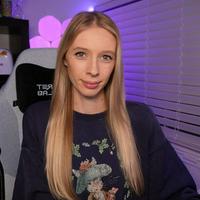 esteri's Twitch profile picture