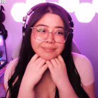 helloyinny's Twitch profile picture
