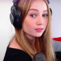 lauraa's Twitch profile picture