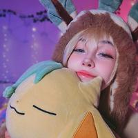 lilly_time's Twitch profile picture