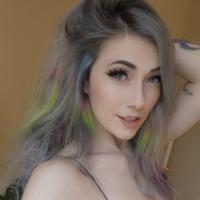 lindsayelyse's Twitch profile picture