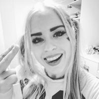 mrsplaystuff's Twitch profile picture