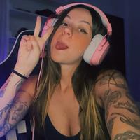 paulinhax's Twitch profile picture