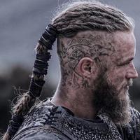 qmoq_'s Twitch profile picture