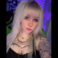 qtphinxxx's Twitch profile picture