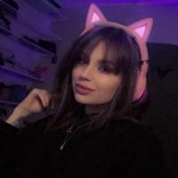 rinaweiss's Twitch profile picture