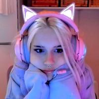 sarahtoninx9's Twitch profile picture