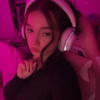 suenaia's Twitch profile picture