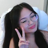 yegirlslays's Twitch profile picture